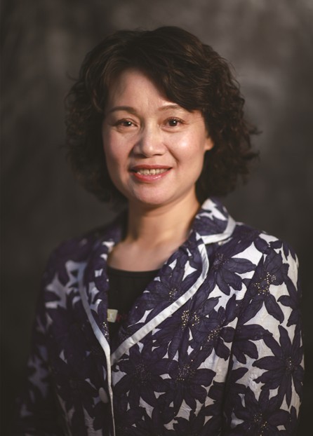 名師課博會(huì )教育思想研究院副院長(cháng) “倒過(guò)來(lái)”愛(ài)的學(xué)說(shuō)研究和推廣專(zhuān)家