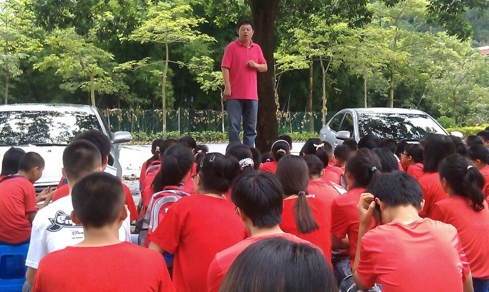 少年演講家展開(kāi)了第一次戶(hù)外課程學(xué)習