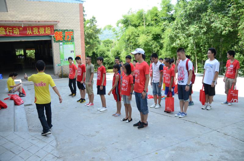 少年演講家國際愛(ài)樂(lè )營(yíng)素質(zhì)擴展戶(hù)外照