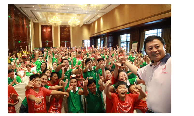 少年演講家自信伴習目標營(yíng)，四天三晚讓孩子照見(jiàn)自己的未來(lái)